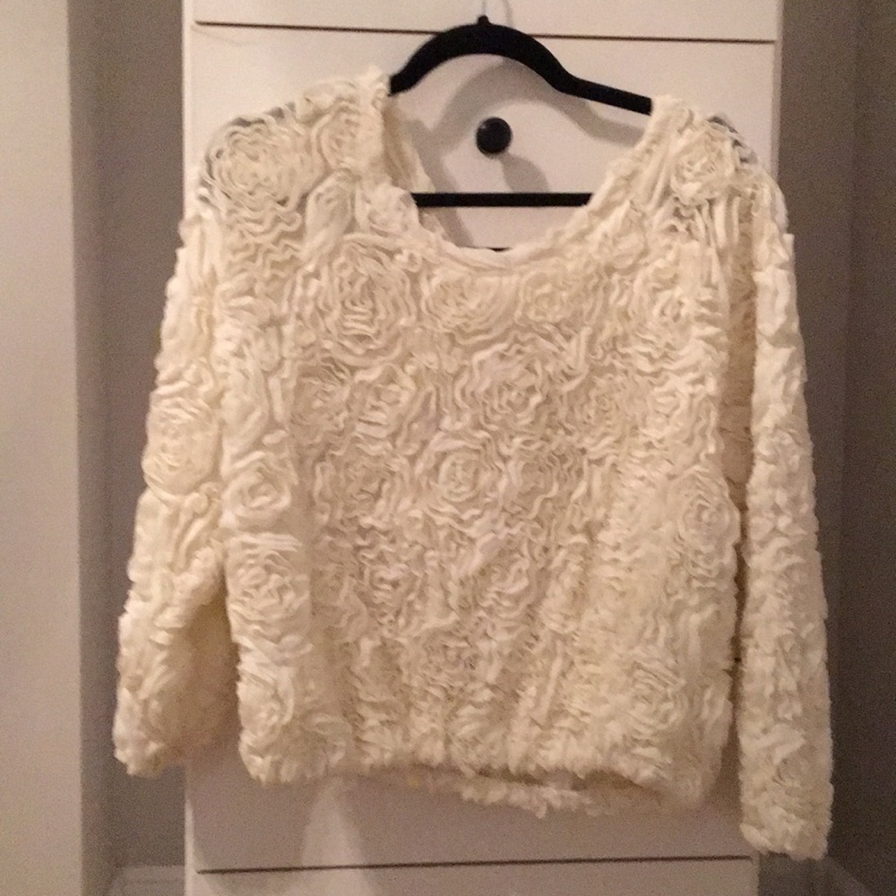 Flower detail top